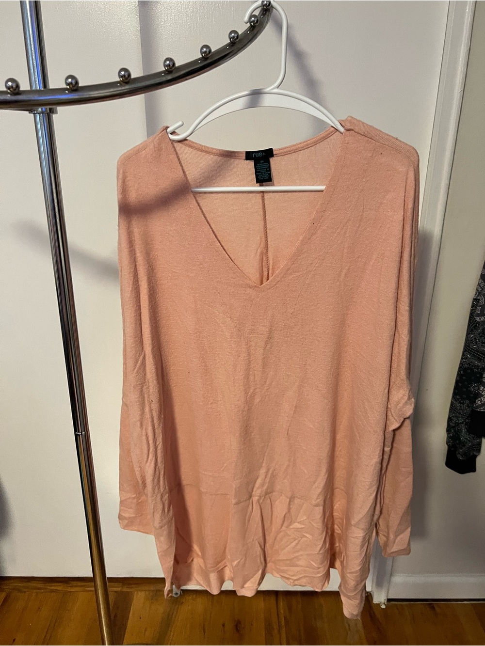 Rue+ Peach V-Neck Lightweight Sweater Top